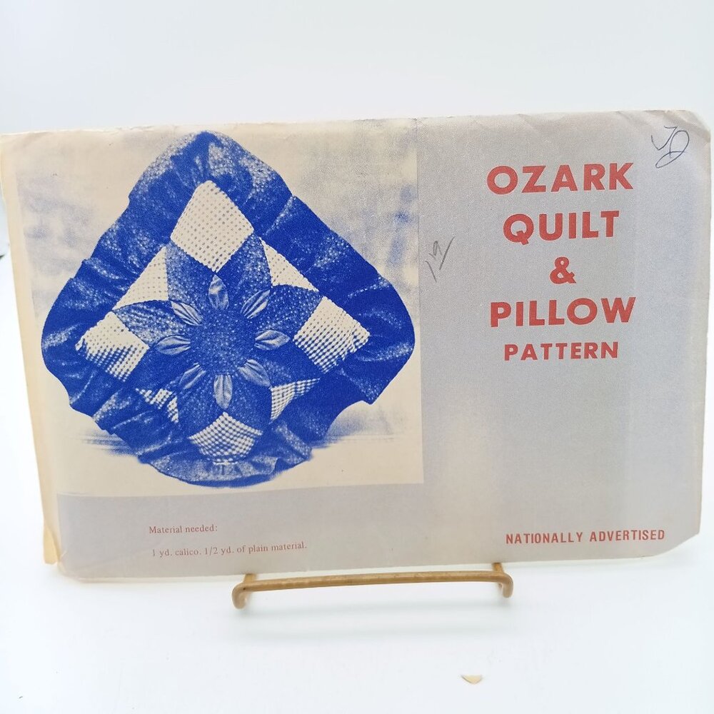 UNCUT Vintage Ozark Crafts Sewing PATTERN, 1970s Quilt and Pillow